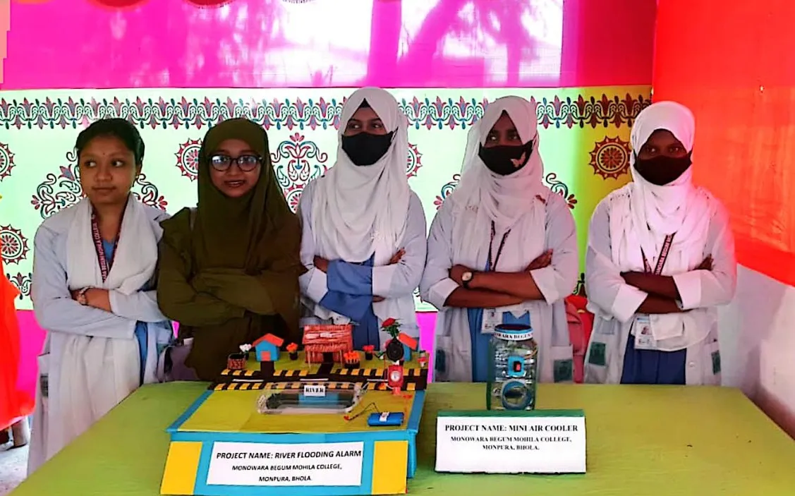 মনপুরায় দুই দিনব্যাপী বিজ্ঞান মেলা, শিক্ষার্থীদের উদ্ভাবনে মুগ্ধ দর্শনার্থীরা